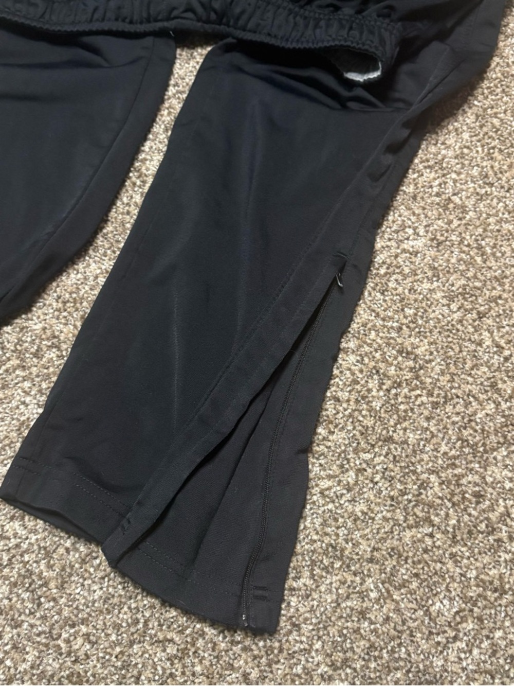Nike Black Men’s Medium Track Pants with White Swoosh - Picture 13 of 16
